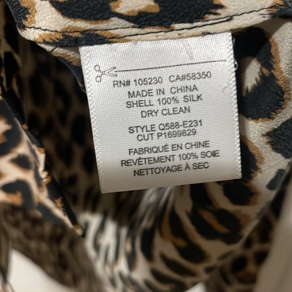 Equipment Femme Leopard 100% silk button down . New w/o tags - Picture 4 of 5